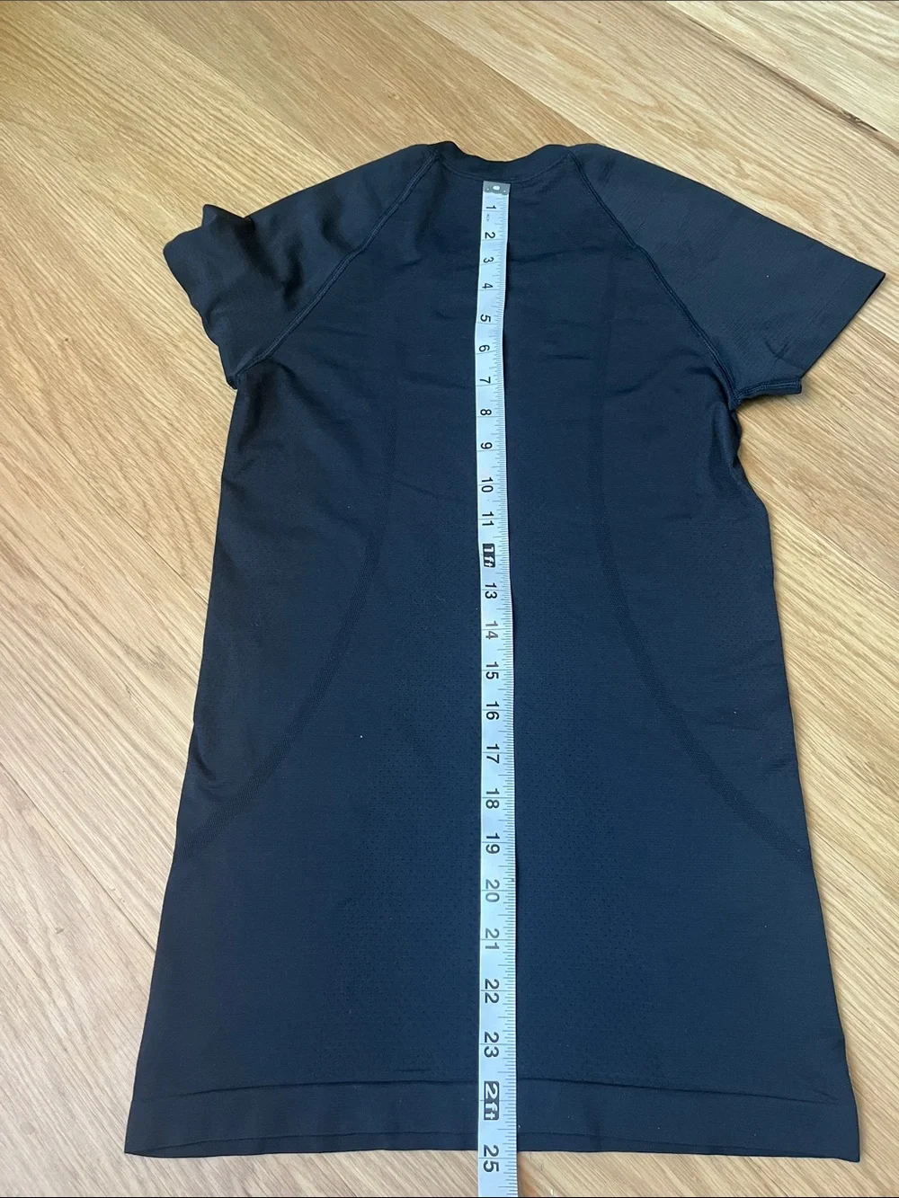 Lululemon Women’s SwiftlyTech Short Sleeve Shirt-black size 4